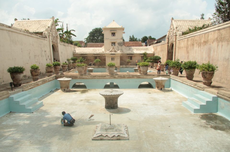 Water Castle Taman Sari Tour