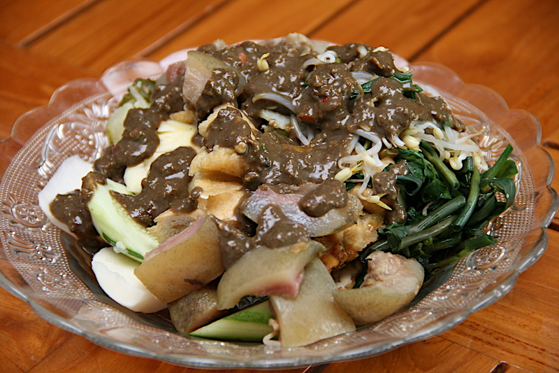 Rujak Cingur Surabaya Culinary Guide