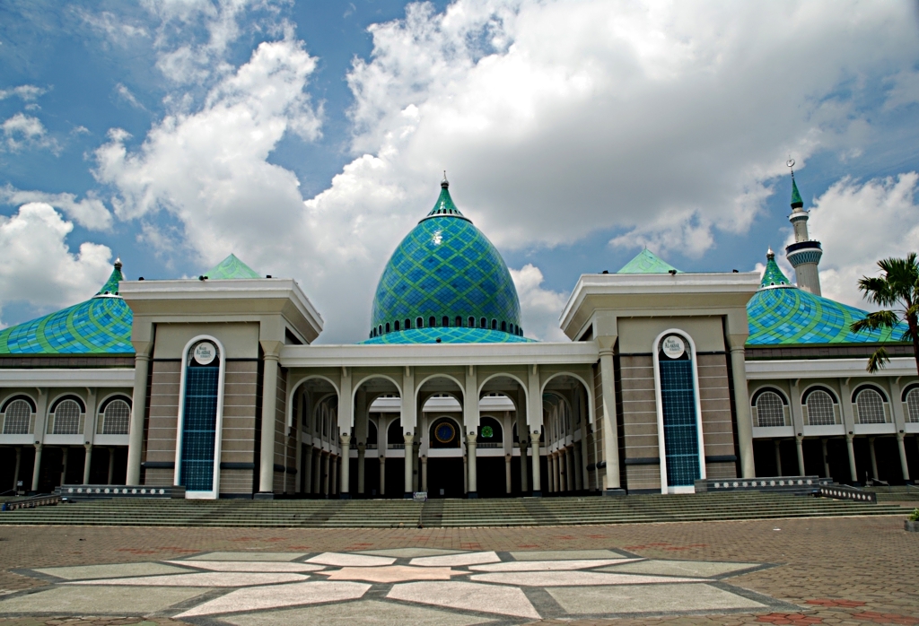 Al Akbar Mosque Surabaya City Guide