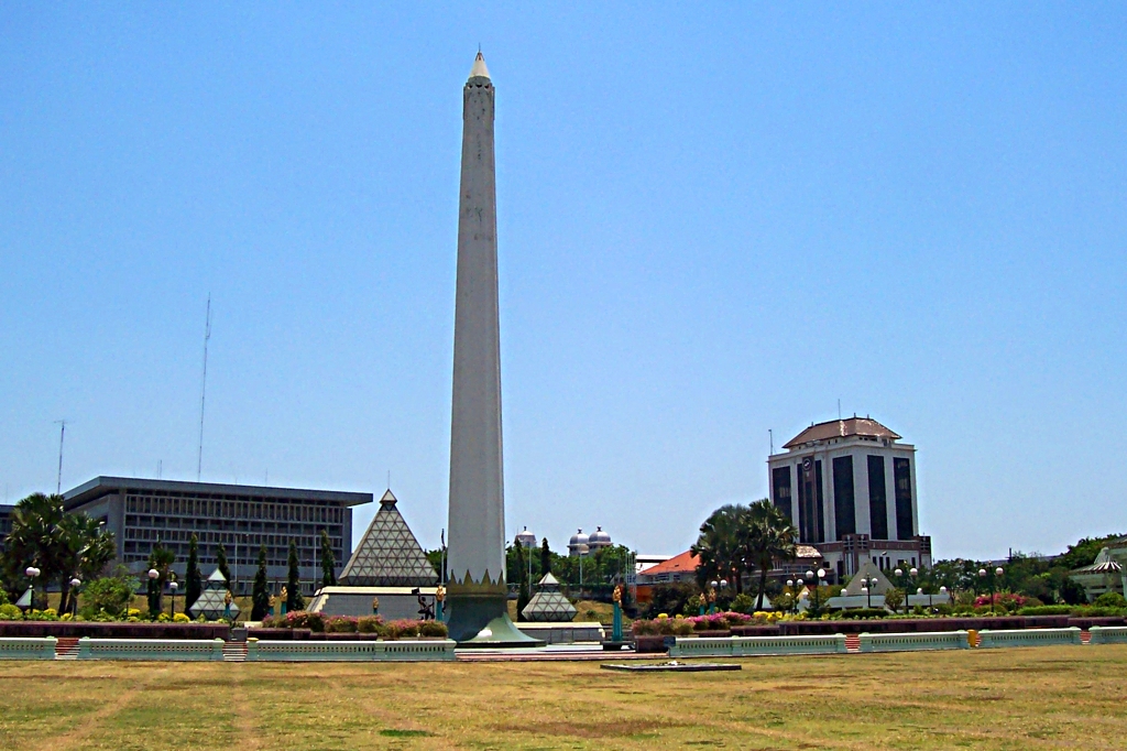 Tugu Pahlawan Monument Surabaya City Guide