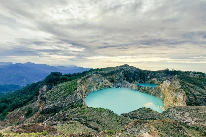 6-Day Flores & Komodo Tour: Kelimutu Lakes to Komodo Dragons